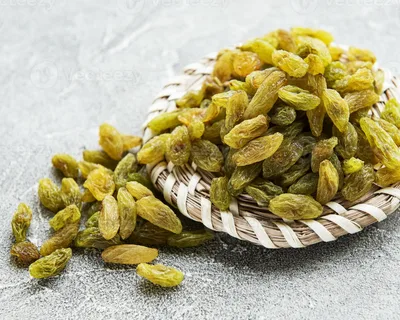 تصویر 3 از کشمش سبز قلمی عمده به روش سنتی